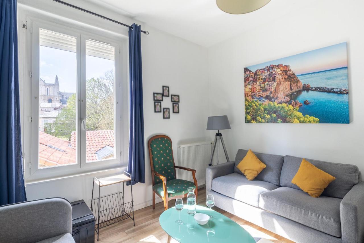 Superbe Appartement Dans Le Centre Historique ปัวติเยร์ ภายนอก รูปภาพ